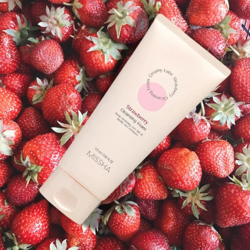 MISSHA Creamy Latte Cleansing Foam Strawberry